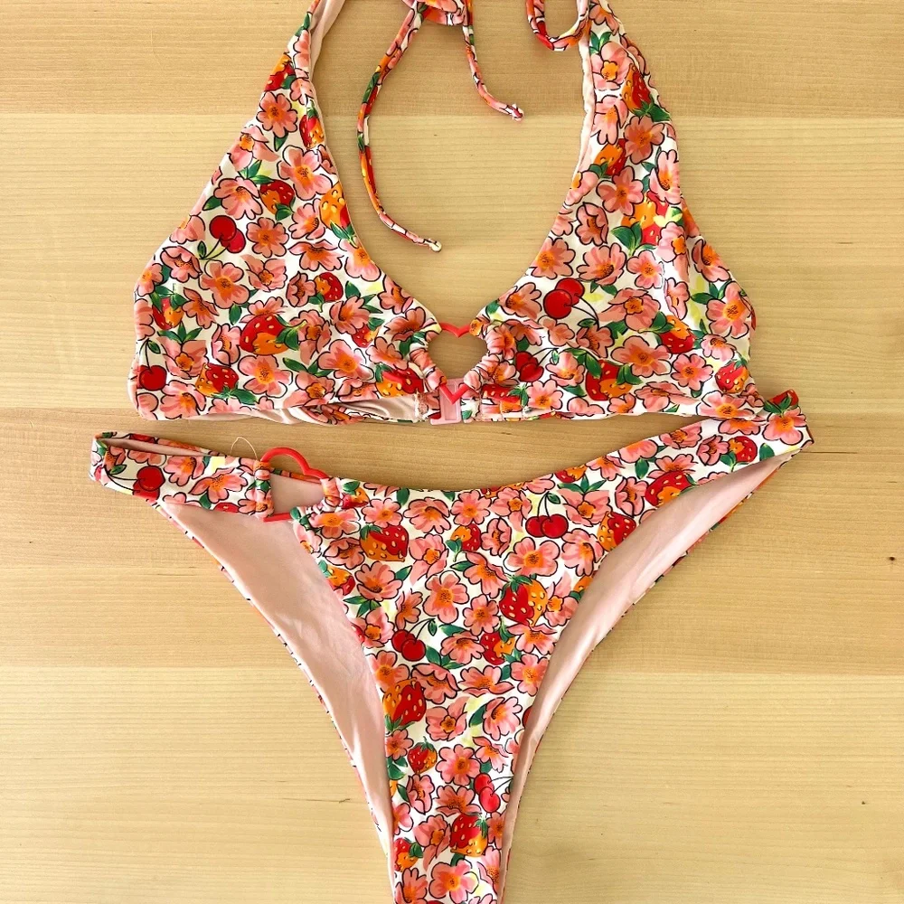 Blackbough Berry Cherry Set